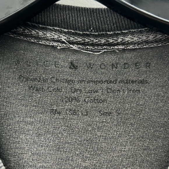 Alice & Wonder Gray Chicago Top - Picture 3 of 3